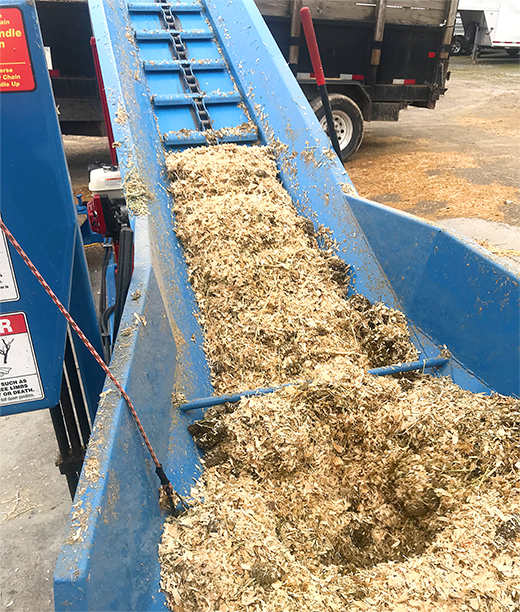 Schweiss Manure Conveyor in action