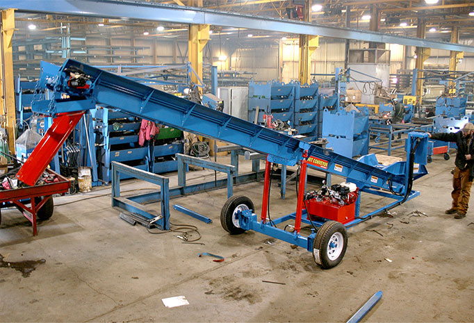 Schweiss Hydraulic lift Conveyor 